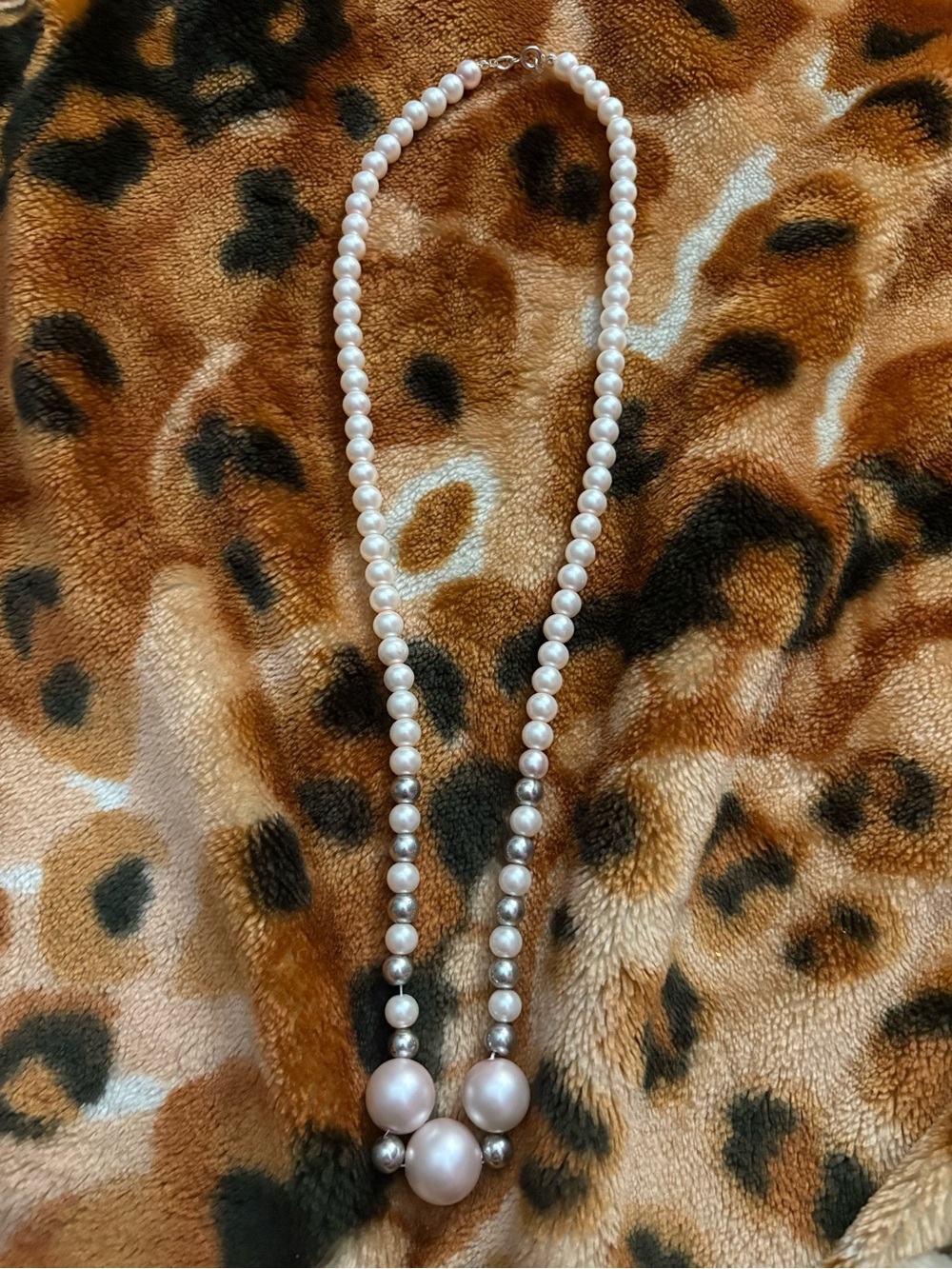 Pearl Bead Necklace with Pink Pearl Pendant